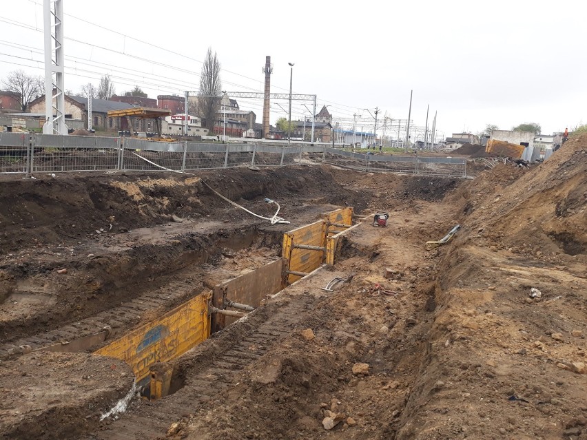 Tutaj będzie duży parking Park&Ride w Stargardzie. Rozkopany teren kolejowy 