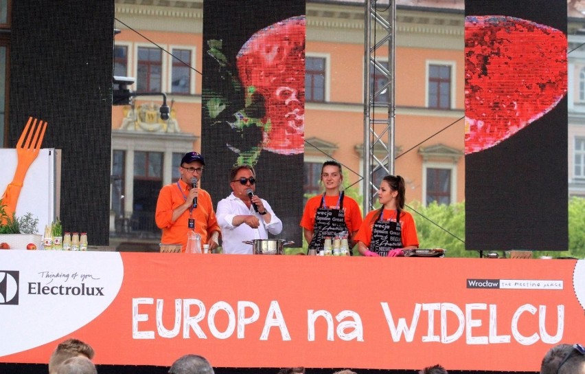 Wrocław, Rynek. Festiwal "Europa na widelcu"