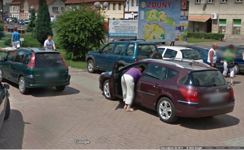 Zduny i jego mieszkańcy na zdjęciach Google Street View. Zobacz, kogo złapały kamery pojazdu Google. Rozpoznasz ludzi na ulicach?