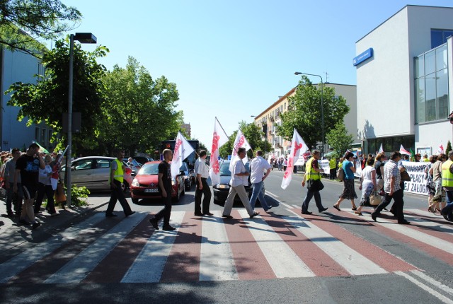 Górnicy przez ponad pół godziny blokowali jedną z głównych ulic miasta