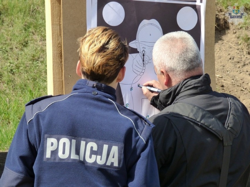 Lęborscy policjanci ćwiczyli na strzelnicy