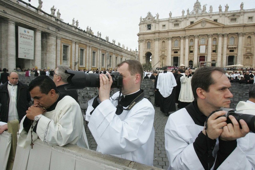 Rozpoczęła się msza beatyfikacyjna Jana Pawła II [ZDJĘCIA]