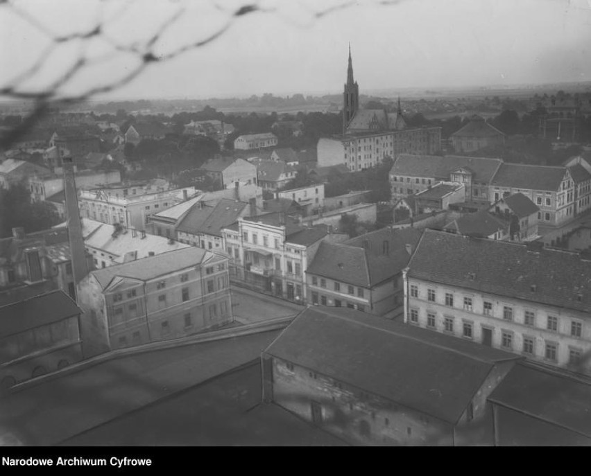 Widok części Rawicza z kościołem Chrystusa Króla i Zwiastowania NMP