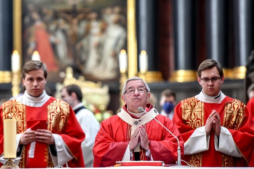 Abp Sławoj Leszek Głódź został ukarany przez papieża za...