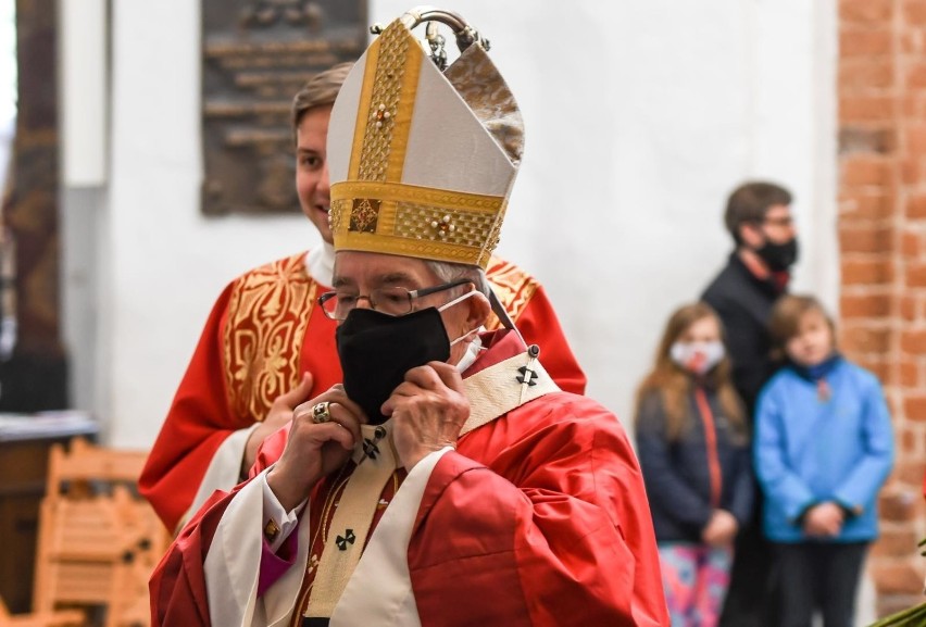 Abp Sławoj Leszek Głódź został ukarany przez papieża za...