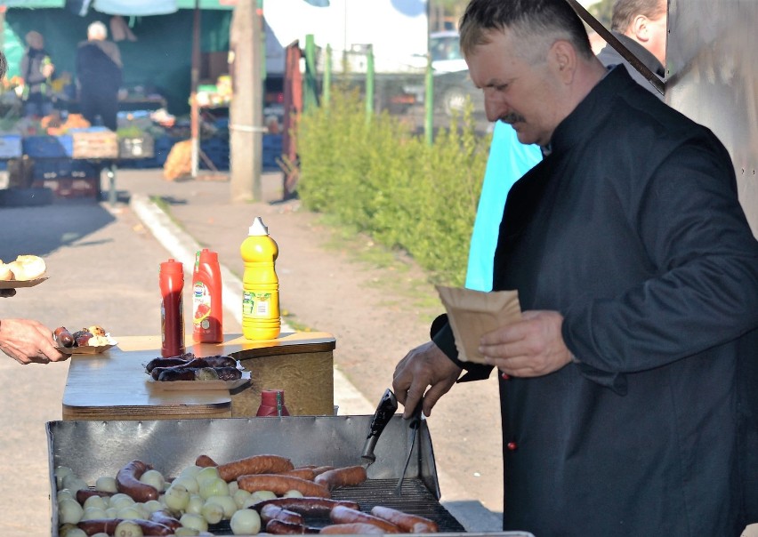 Pan Benek od 26 lat grilluje najlepsze kiełbaski w okolicy!