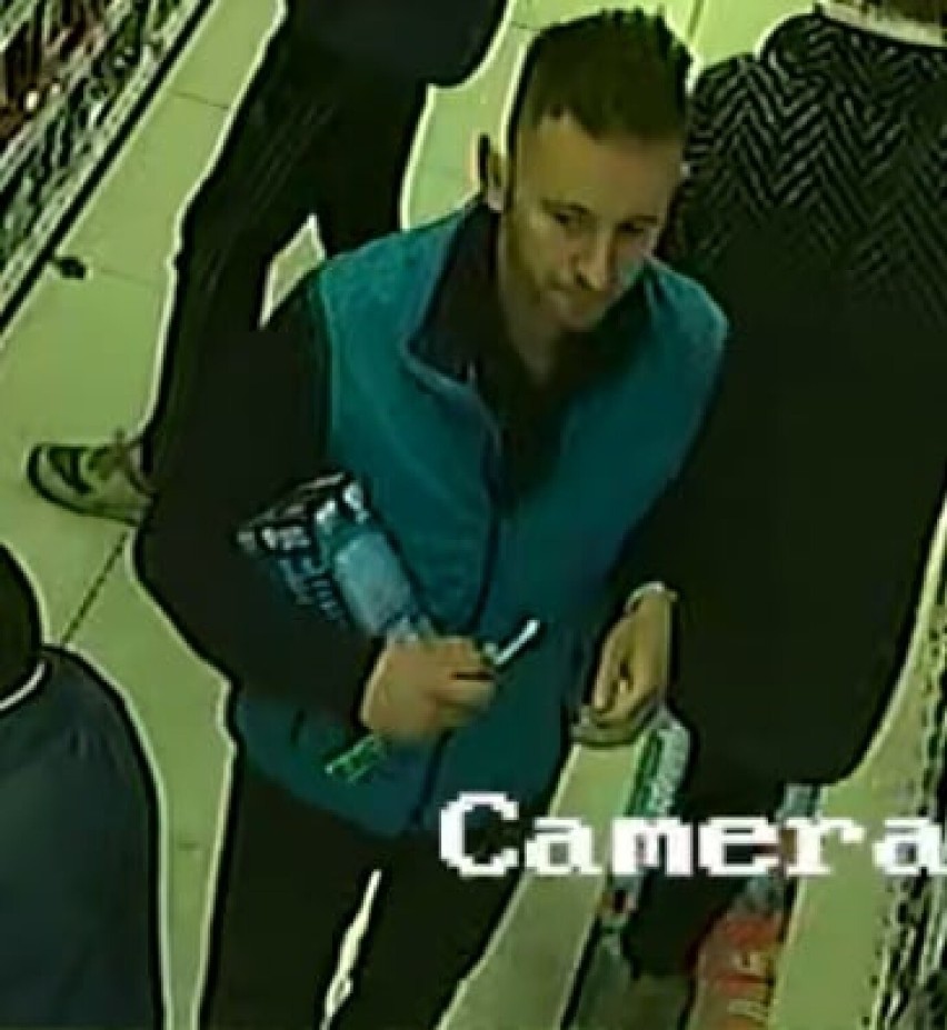 Policja szuka sprawców kradzieży kosmetyków w jednej z drogerii w Opocznie [ZDJĘCIA]