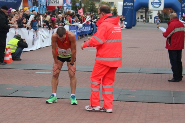 Po tym, jak przed rokiem w poznańskim maratonie zmarł jeden z ...