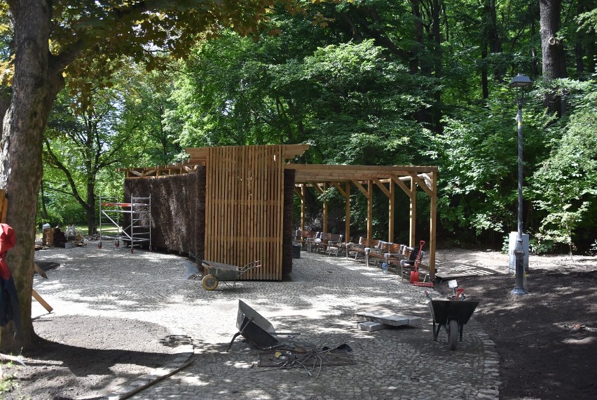 Tężnia solankowa w Parku Sobieskiego w Wałbrzychu jest już na ukończeniu