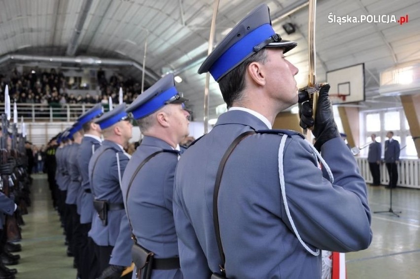 Ponad stu nowych policjantów w Śląskiem. Rekrutacja wciąż...