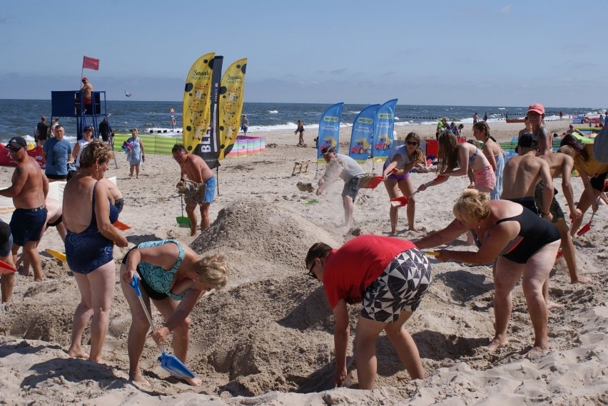 Plażowe mistrzostwa budowniczych w Dziwnowie (ZDJĘCIA)