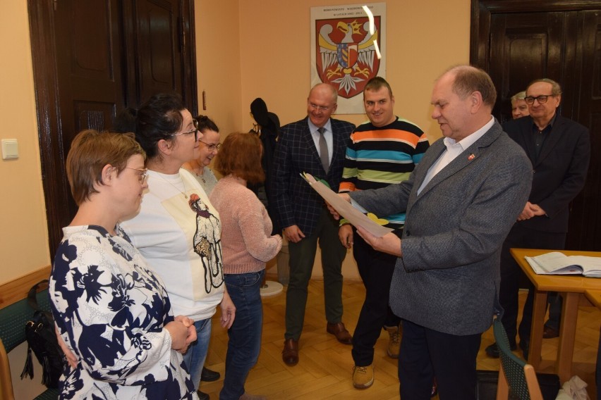 Uczestnicy WTZ w Wągrowcu odwiedzili Starostwo Powiatowe - 16.11.2023