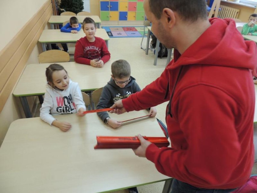 Akcja "Widoczny widzewiak" prowadzona w rawskich szkołach...