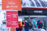 Tłumy narciarzy w Szczyrku. Wszyscy chcą szusować. Ogromne kolejki do gondoli 