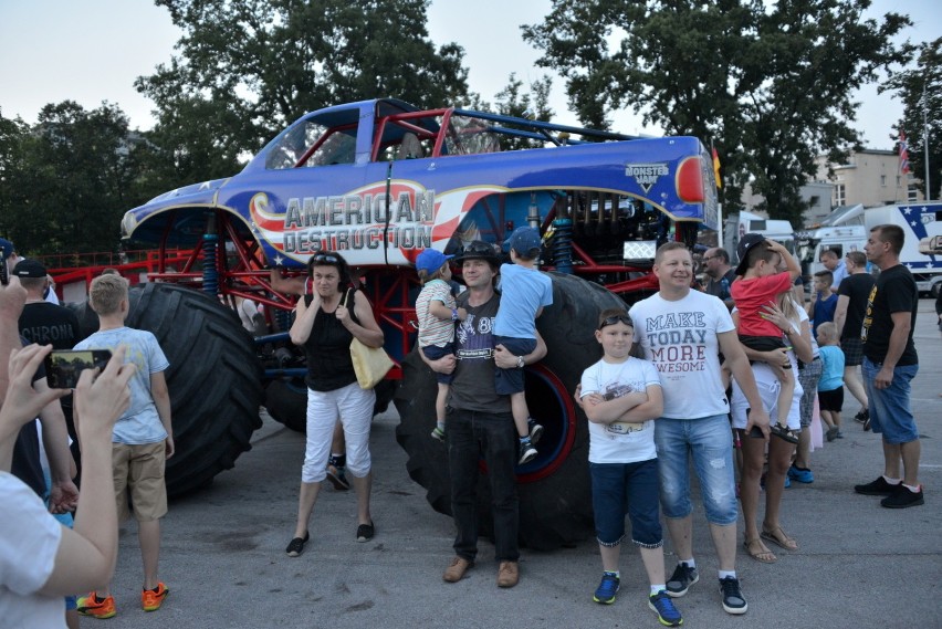 Monster trucki szaleją w Kielcach [WIDEO ZDJĘCIA]