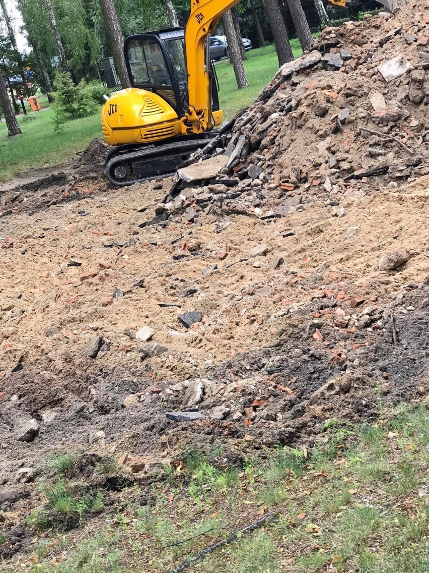 Budowa boiska wielofunkcyjnego na Leśnej rozpoczęta.