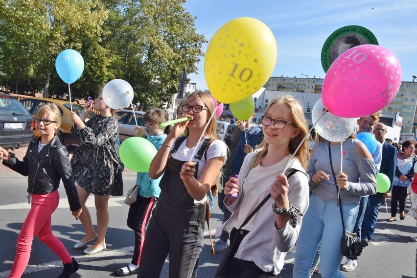 Jarmark Powiatowy 2019 w Sieradzu. Parada ulicami miasta (zdjęcia)