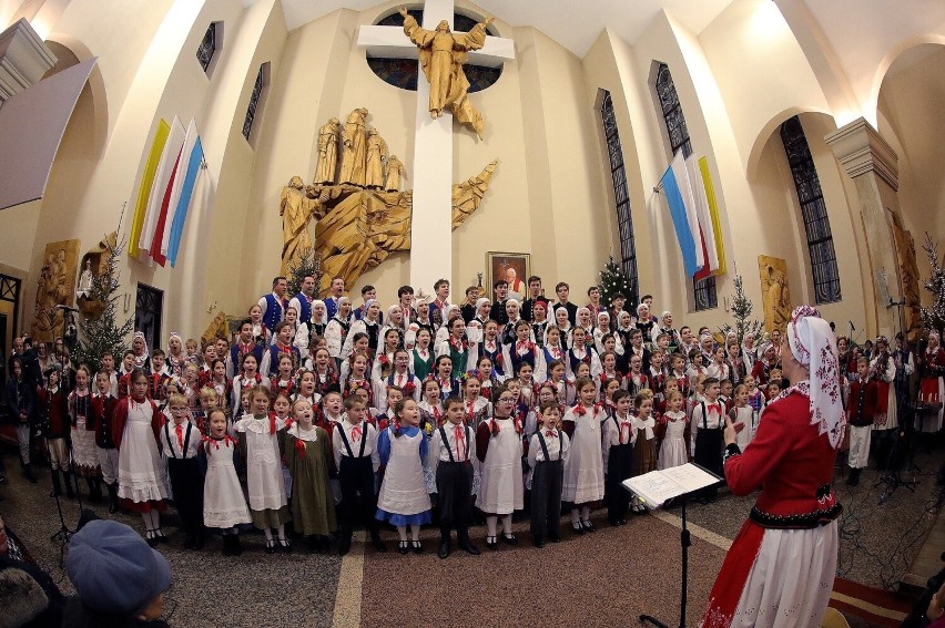 W koncertach kolęd i pastorałek weźmie udział ponad sto...