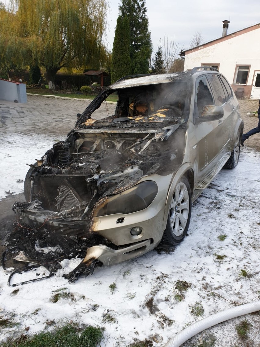 Szawałd - pożar samochodu, Malbork - zadymienie w piwnicy. Akcje strażaków w minionym tygodniu