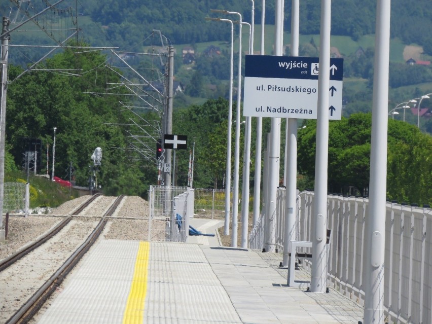 PKP inwestuje w modernizację przystanków i linii kolejowych...