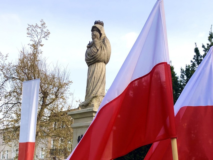 Tuchola. Obchody Święta Flagi i rocznicy uchwalenia Konstytucji 3. Maja