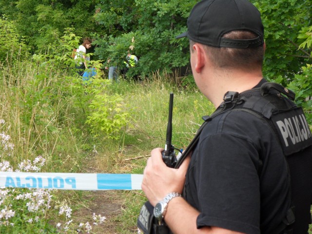 Ciało poranionego mężczyzny znaleziono na ul. Dworcowej w Grudziądzu. Teren wokół zabezpieczono