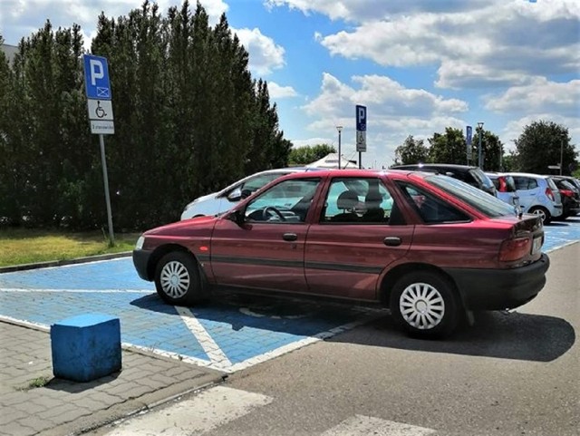 Inowrocławianie wciąż parkują gdzie popadnie