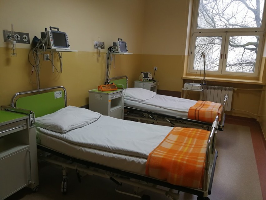 Koronawirus.Wieluński SOR znów przyjmuje pacjentów. Tymczasem do szpitala trafiła pielęgniarka z objawami[FOTO]