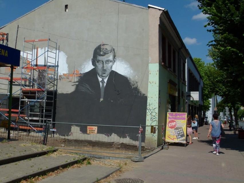 Zduńska Wola. Mural na kamienicy przy ul. Łaskiej
