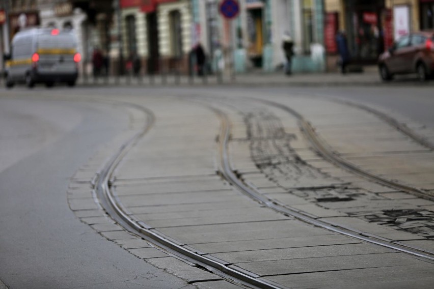 Okazało się, że torowisko tramwajowe w ul. Krakowskiej...