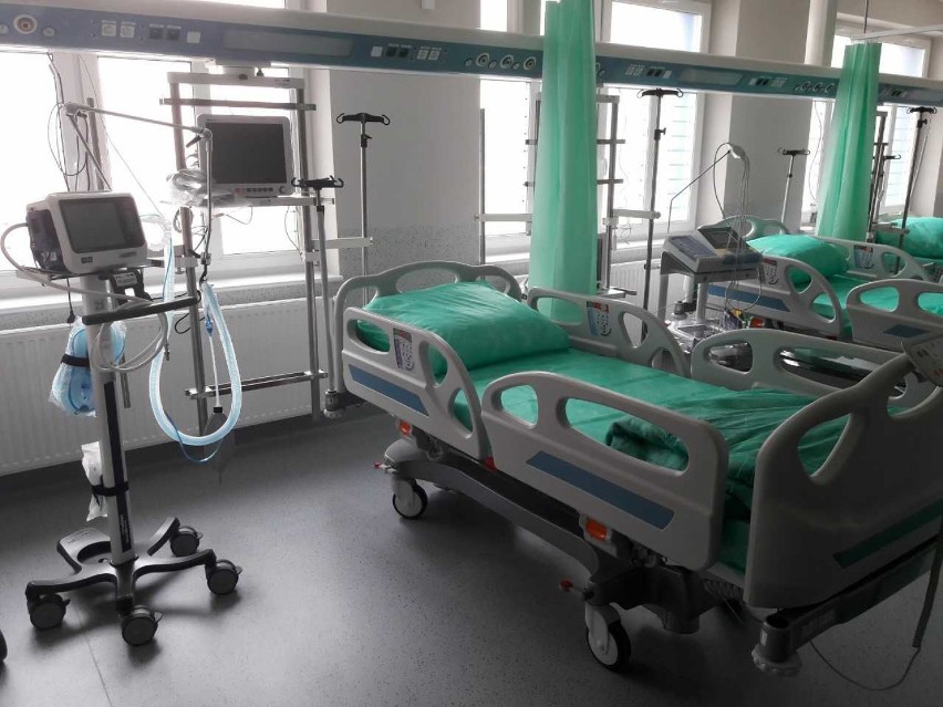 Uroczyste otwarcie rozbudowanego SOR-u szpitala w Jeleniej Górze z lądowiskiem dla helikopterów