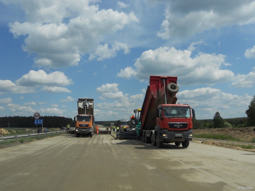 Budowa autostrady A1 w okolicach Radomska. Najnowsze zdjęcia...