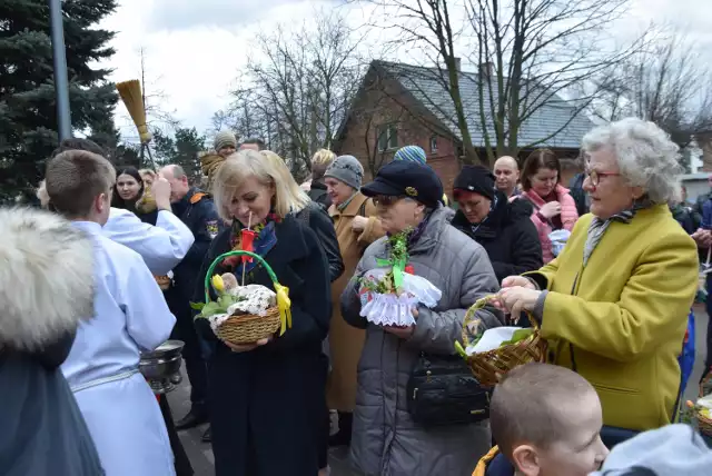 Święcenie pokarmów u franciszkanów w Tychach