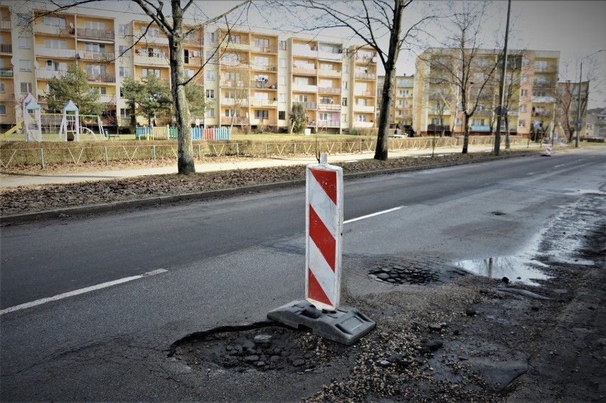 Dziury na ulicach Bełchatowa. Jak wygląda miasto po zimie? 