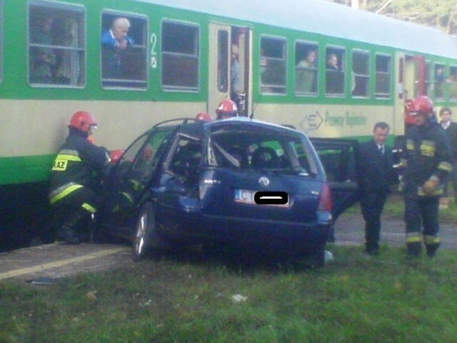 Toruń: Wypadek na przejeździe kolejowym w Czerniewicach [ZDJĘCIA]
