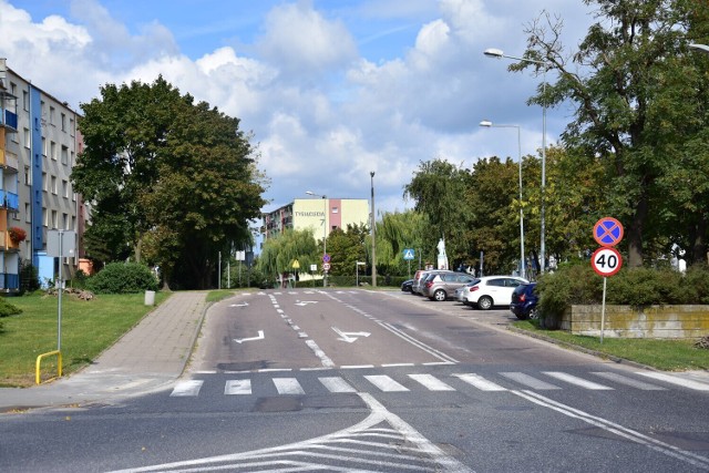 Skrzyżowanie ulicy Aliantów z Browarową.