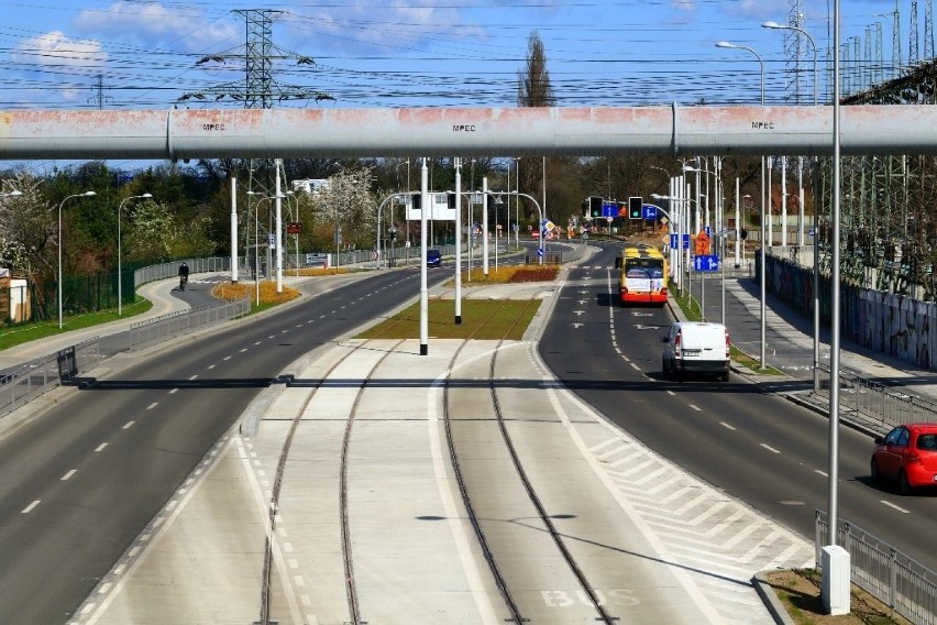 Postęp prac przy budowie nowej linii tramwajowej na Popowice...
