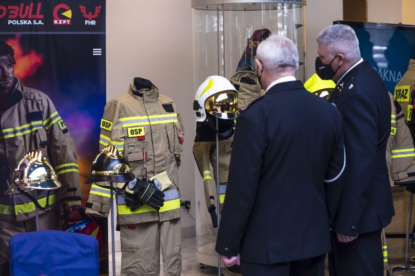 Plebiscyt "Strażak Roku 2021" zakończony. Najlepsi strażacy w Polsce nagrodzeni podczas uroczystej gali