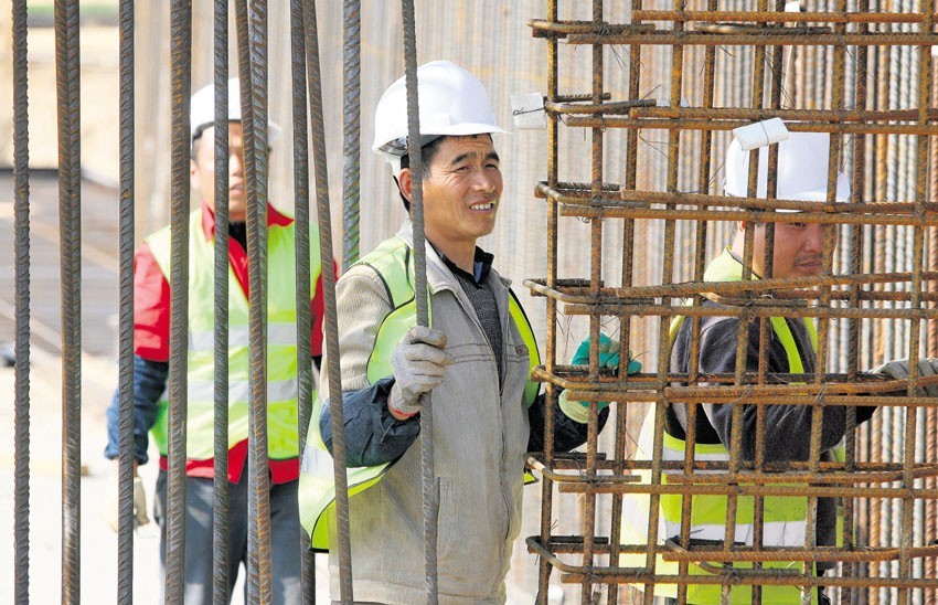 Chińskich robotników na budowie trasy już wkrótce ma być...