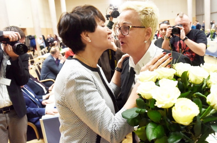 Marszałek Elzbieta Anna Polak i przewodnicząca sejmiku...