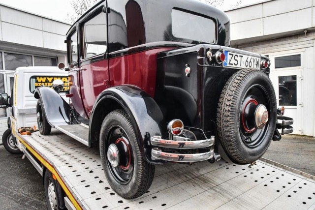 Zabytkowy Citroën C4 wersja Grand Tourismus z 1931 roku w niedzielę (18.04.2021 r.) pojawił się w Bydgoszczy. Nasze miasto znalazło się na trasie przejazdu do Głowna (pod Łodzią), organizowanego przez Stowarzyszenie Amicale Citroen Pologne