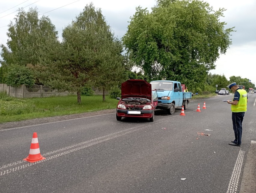 Wypadek w Sierakowicach Prawych. Kobieta z poważnymi obrażeniami trafiła do szpitala