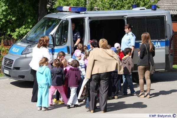 Uczniowie odwiedzili policjantów w Sokółce [zdjęcia]