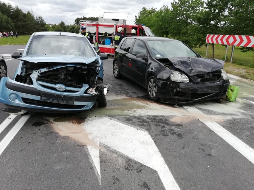 Na obwodnicy Skoków zderzyły się dwa samochody