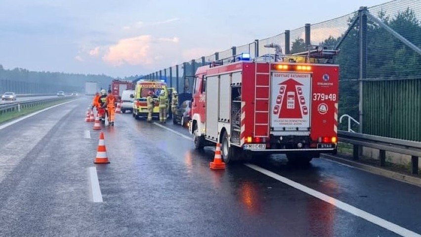 Na szczęście nikt w tej kraksie nie ucierpiał, ale wyglądało...