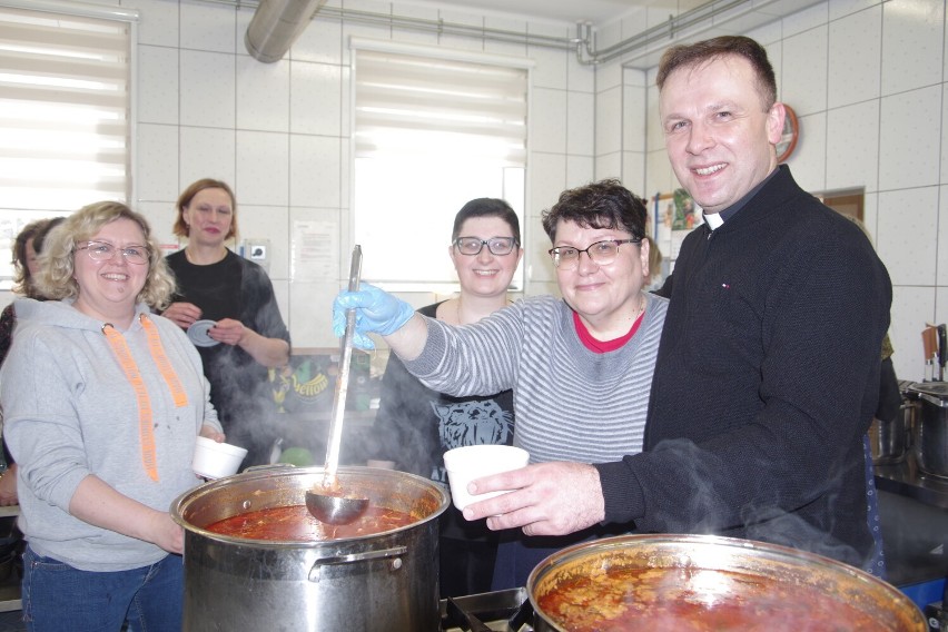 Dzień Kobiet spędziły w kuchni na gotowaniu barszczu...