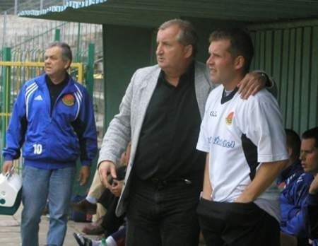 Czy trener Tadeusz Pankiewicz (na zdjęciu z Krystianem Papatanasiu) znajdzie sposób na rewelację z Dankowic? Łukasz Klimaniec