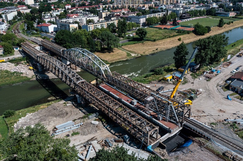Budowa nowego mostu kolejowego w Przemyślu.
