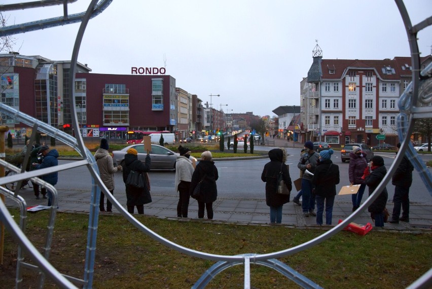 Manifestacja w centrum Stargardu. "Nie ma demokracji bez wolnych mediów"