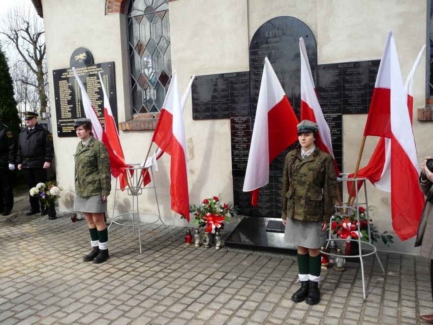 Rocznica Zbrodni Katyńskiej w Radomsku: Apel Poległych i złożenie kwiatów na Starym Cmentarzu